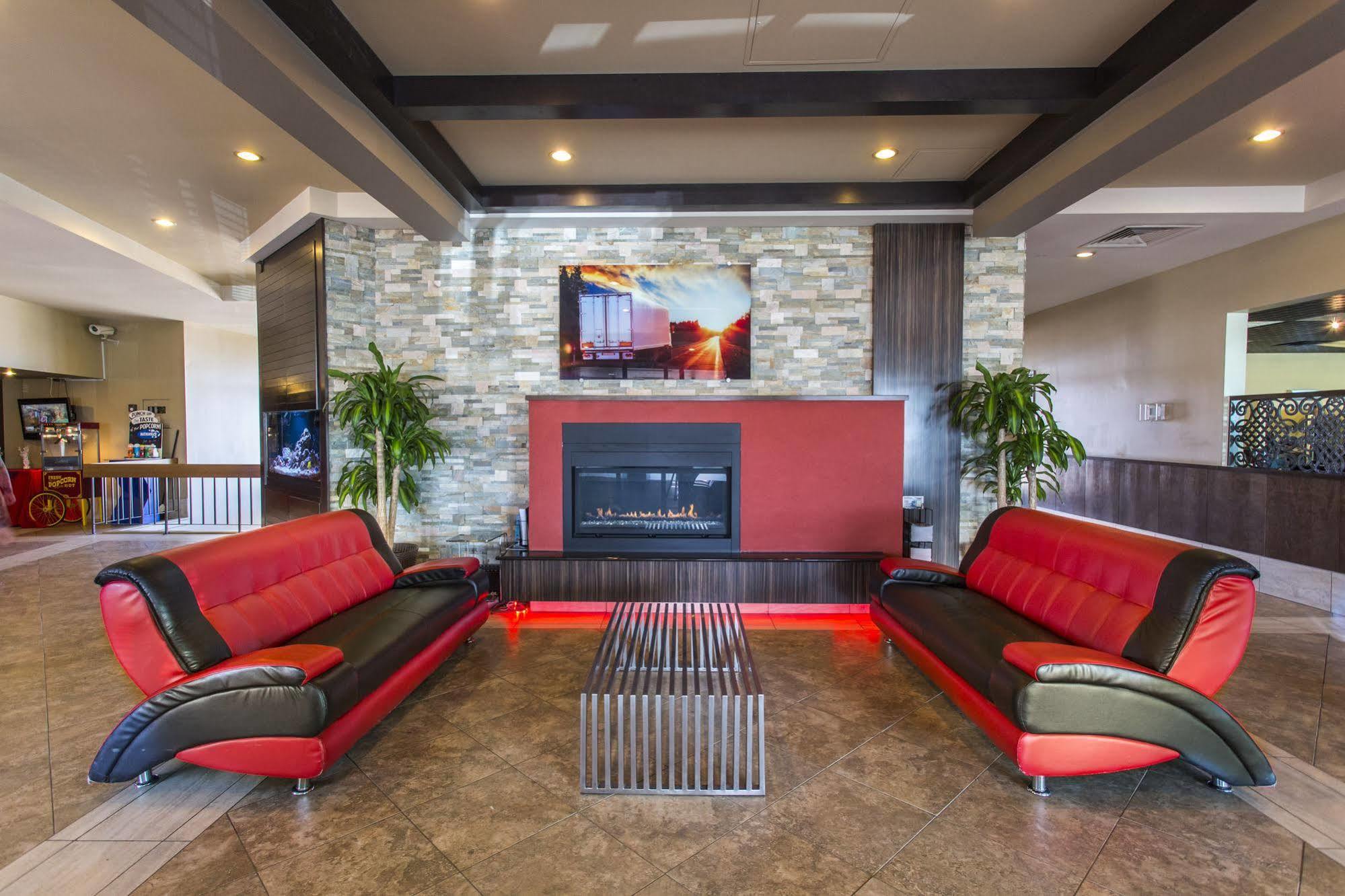 Ramada By Wyndham Edmonton Yellowhead Nw المظهر الخارجي الصورة