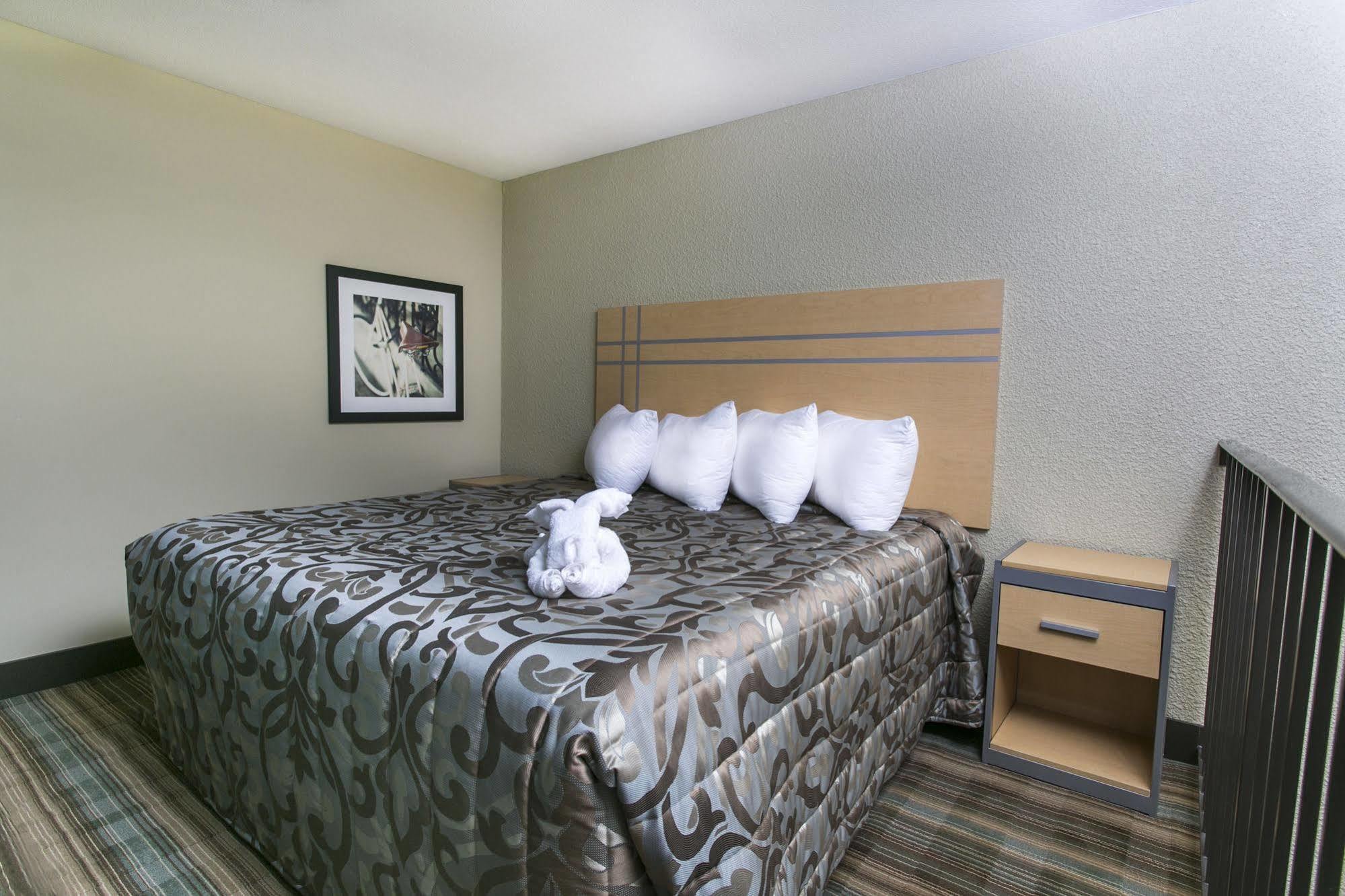 Ramada By Wyndham Edmonton Yellowhead Nw المظهر الخارجي الصورة
